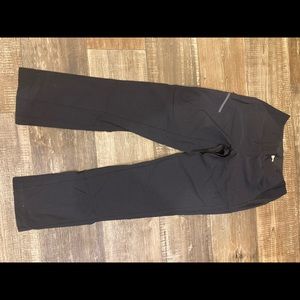 Duluth Trading Co Women’s straight leg pants/capris